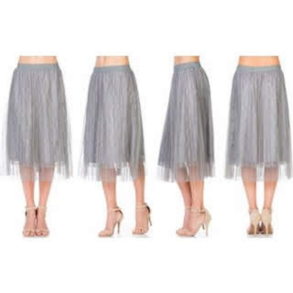 Fashion California Dresses & Skirts - FASHION CALIFORNIA Tulle and Lace Midi Skirt L/XL